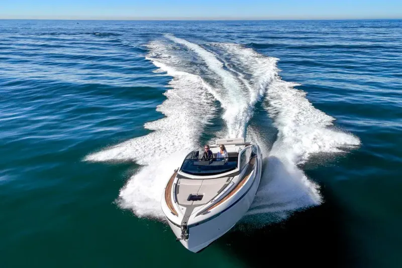 Slide: The Image of Fairline Fline 33 2021 - 14