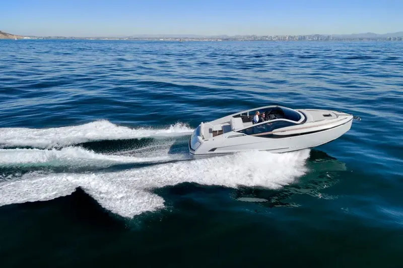 Slide: The Image of Fairline Fline 33 2021 - 15