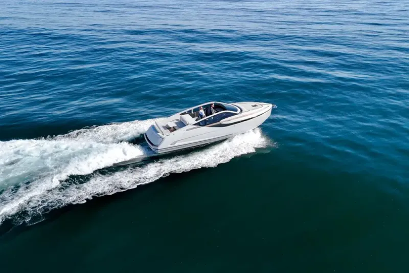 Slide: The Image of Fairline Fline 33 2021 - 2