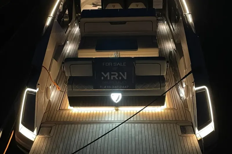 Slide: The Image of Fairline Fline 33 2021 - 20