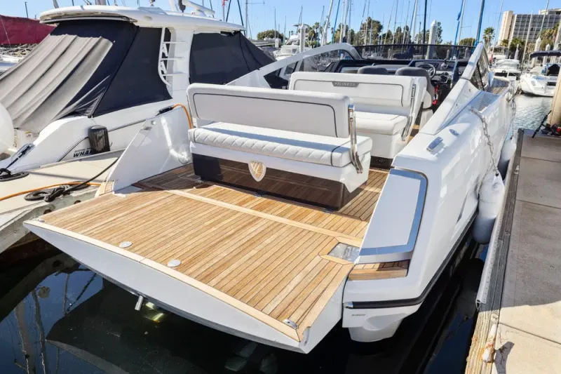 Slide: The Image of Fairline Fline 33 2021 - 23