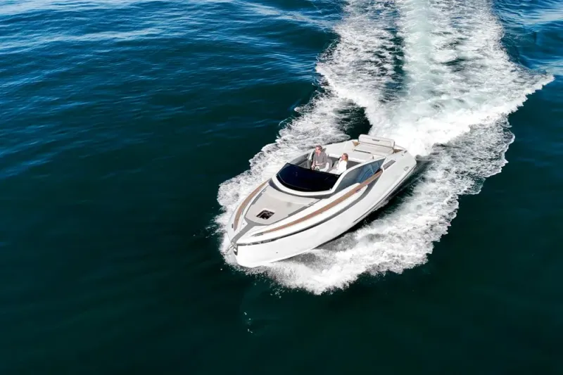 Slide: The Image of Fairline Fline 33 2021 - 3
