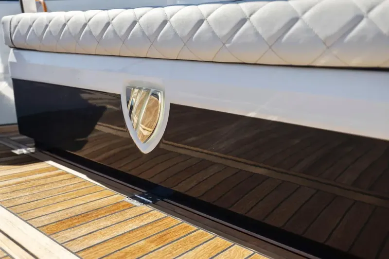 Slide: The Image of Fairline Fline 33 2021 - 30