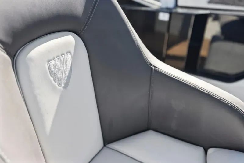 Slide: The Image of Fairline Fline 33 2021 - 38