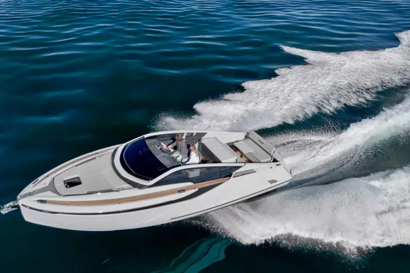 Slide: The Image of Fairline Fline 33 2021 - 4