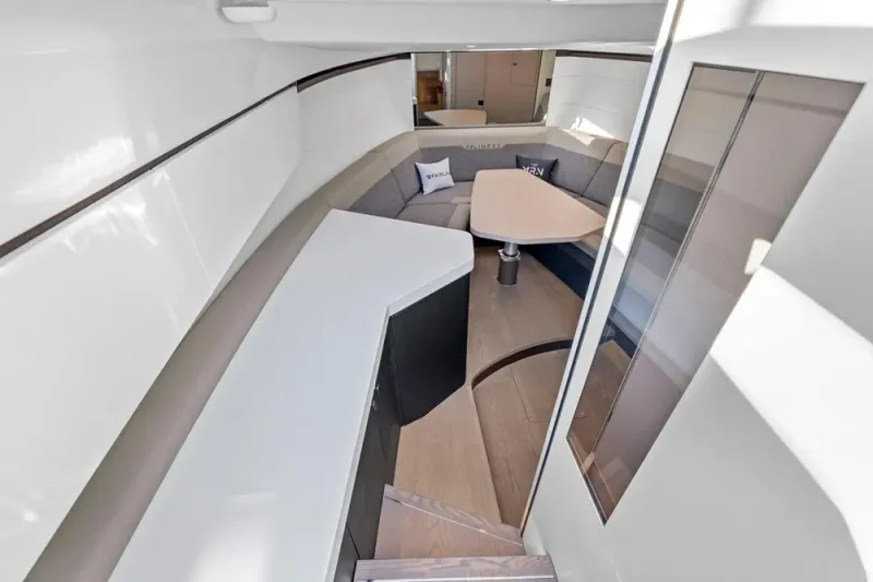 Slide: The Image of Fairline Fline 33 2021 - 41