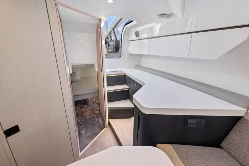 Slide: The Image of Fairline Fline 33 2021 - 43