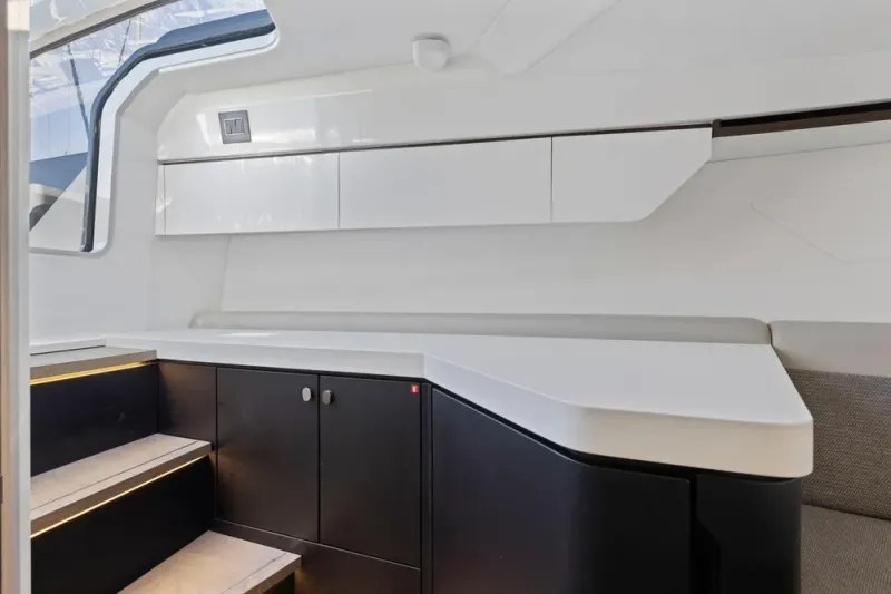 Slide: The Image of Fairline Fline 33 2021 - 47