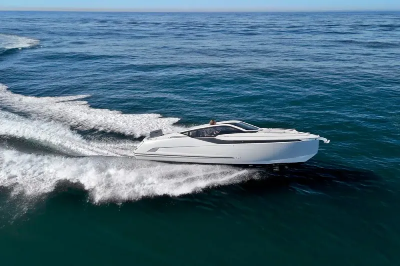 Slide: The Image of Fairline Fline 33 2021 - 6