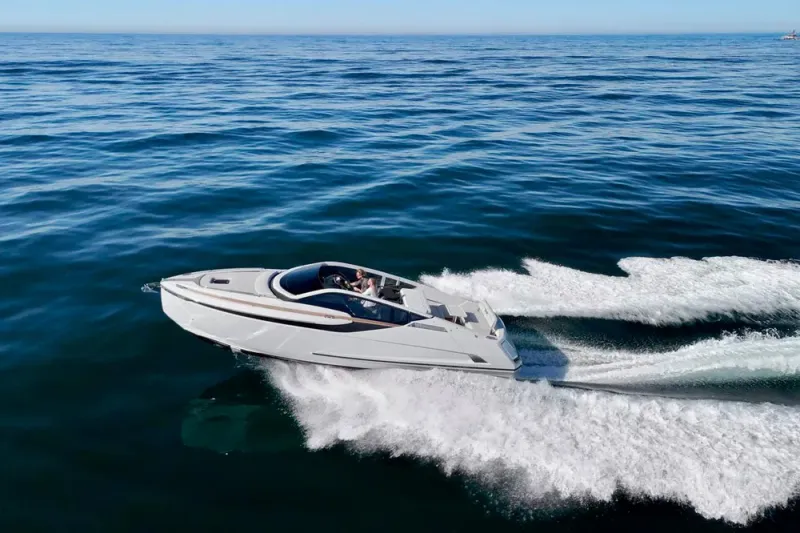 Slide: The Image of Fairline Fline 33 2021 - 9