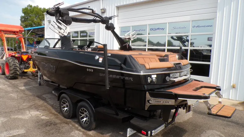 Slide: The Image of Malibu Wakesetter 23LSV 2023 - 2