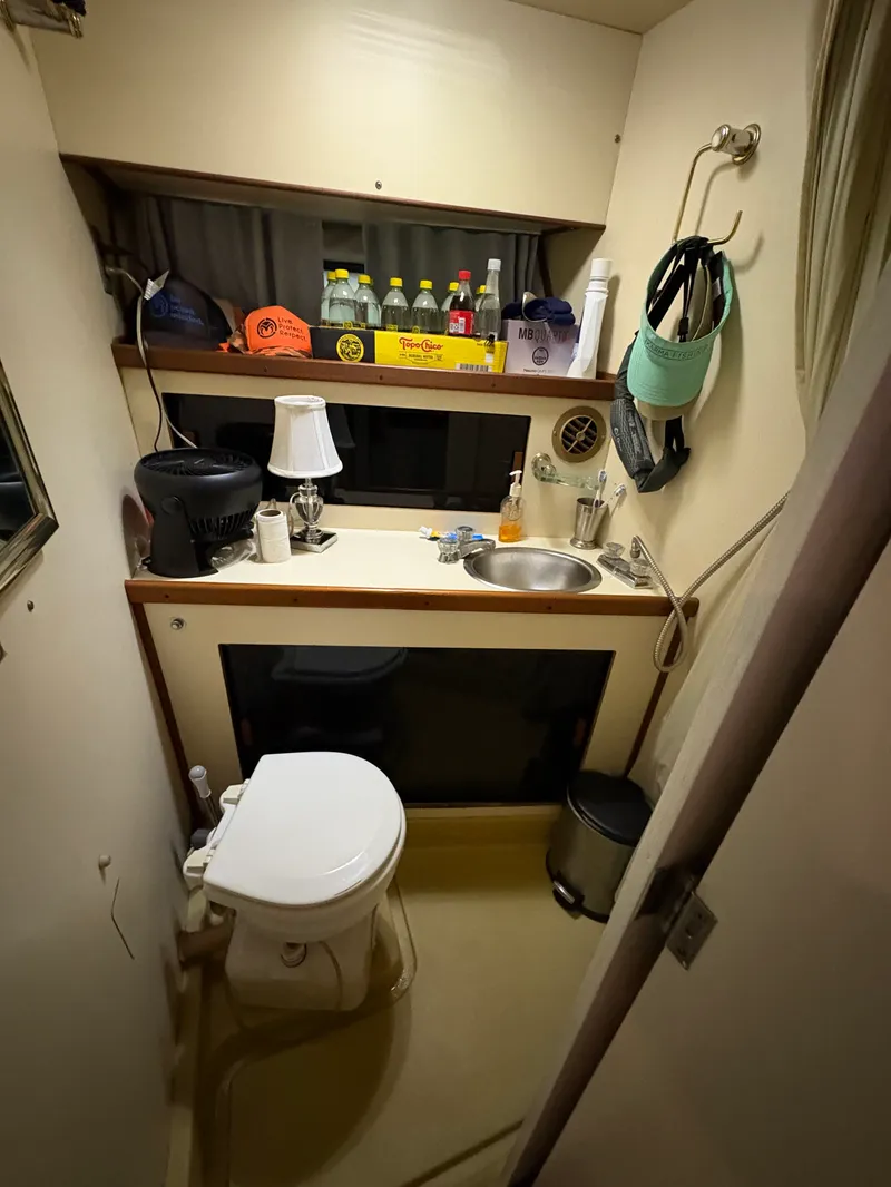 Slide: The Image of Chris-Craft 380 Corinthian 1980 - 20