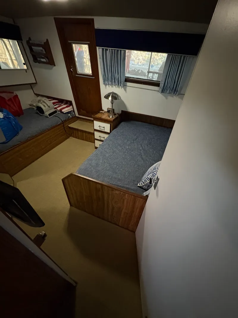 Slide: The Image of Chris-Craft 380 Corinthian 1980 - 21