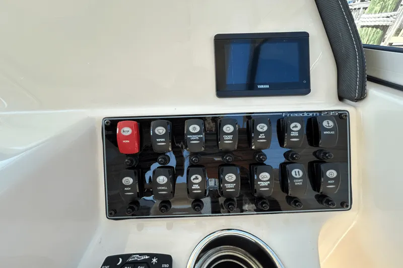 Slide: The Image of Grady-White Freedom 235 2026 - 12