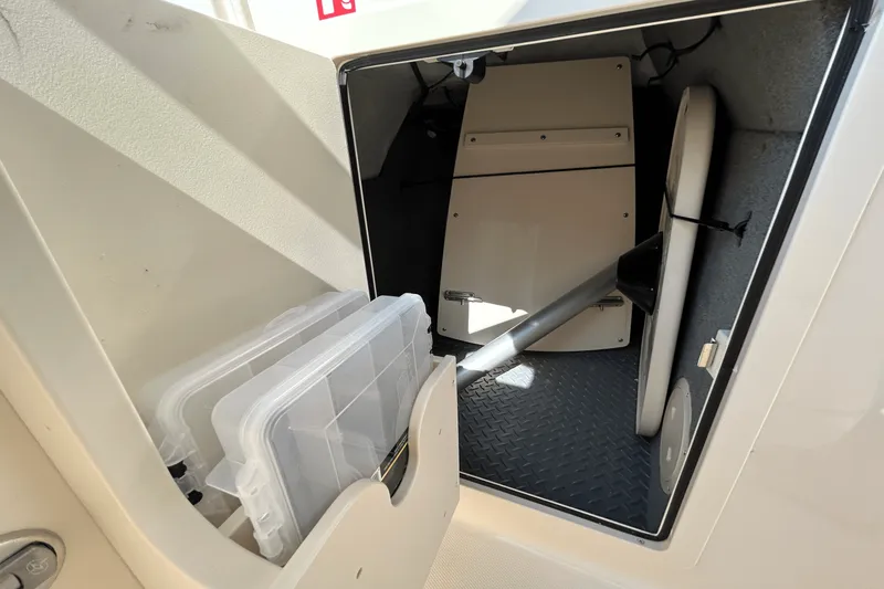 Slide: The Image of Grady-White Freedom 235 2026 - 18