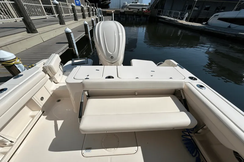 Slide: The Image of Grady-White Freedom 235 2026 - 6