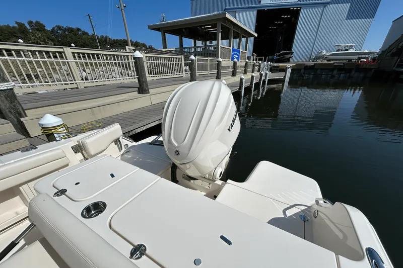 Slide: The Image of Grady-White Freedom 235 2026 - 9