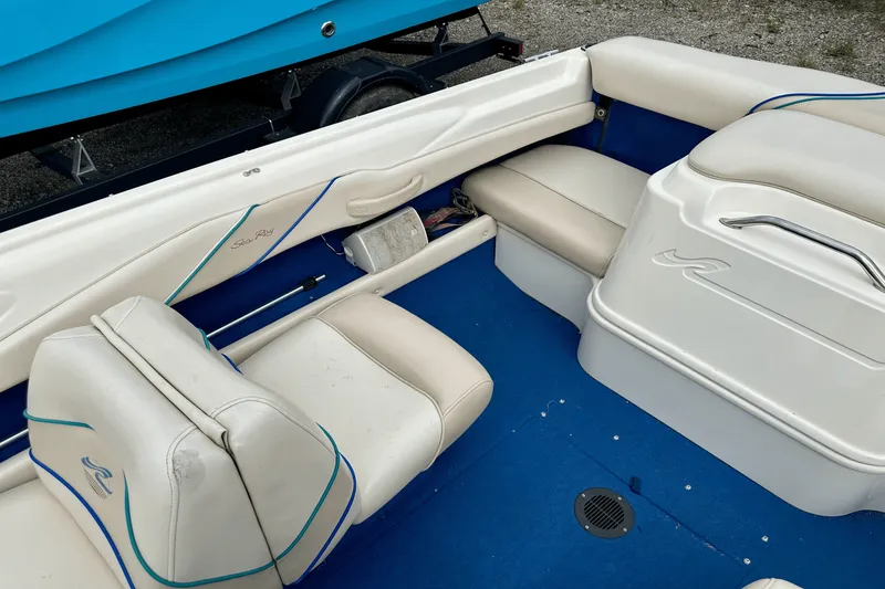 Slide: The Image of Sea Ray 175 BR 1997 - 14
