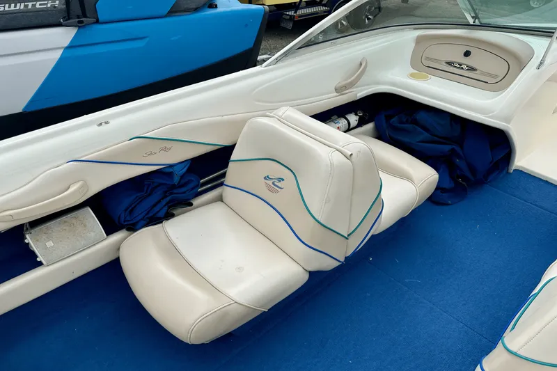 Slide: The Image of Sea Ray 175 BR 1997 - 16