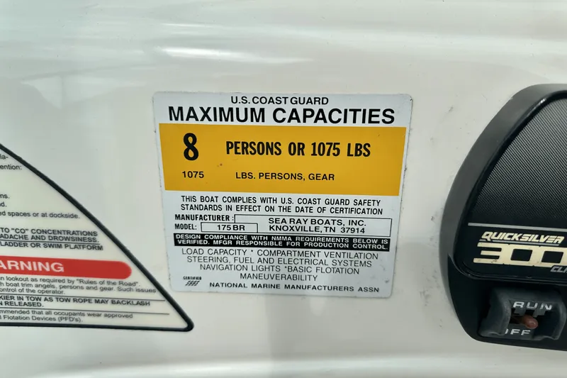 Slide: The Image of Sea Ray 175 BR 1997 - 8