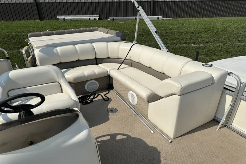 Slide: The Image of Playbuoy CHALLENGER 2424 2004 - 16