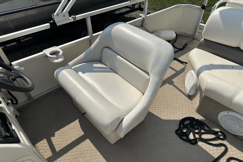 Slide: The Image of Playbuoy CHALLENGER 2424 2004 - 18