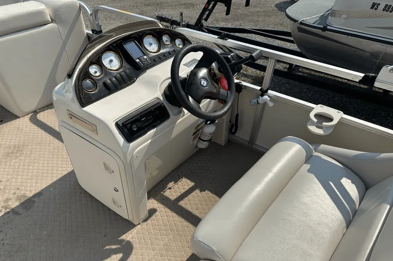 Slide: The Image of Playbuoy CHALLENGER 2424 2004 - 19