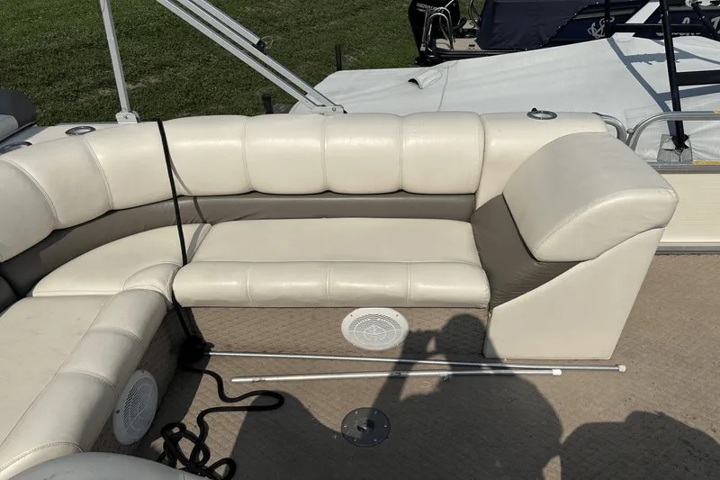 Slide: The Image of Playbuoy CHALLENGER 2424 2004 - 25