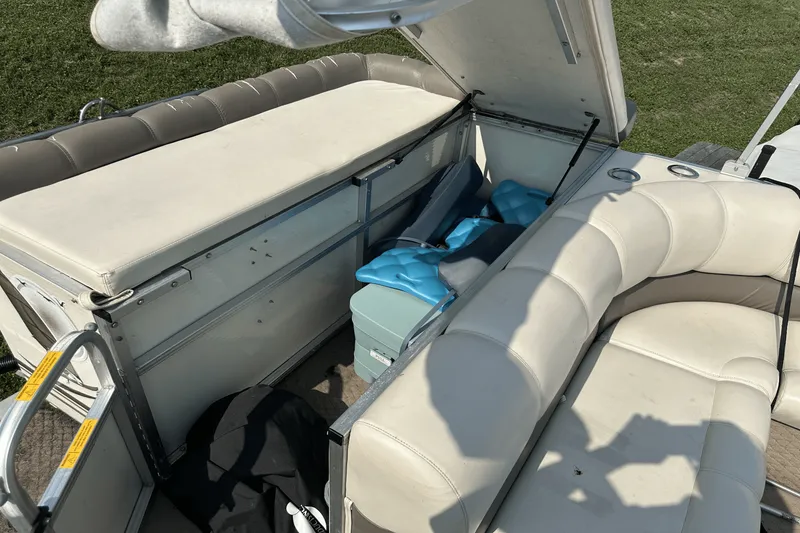 Slide: The Image of Playbuoy CHALLENGER 2424 2004 - 30