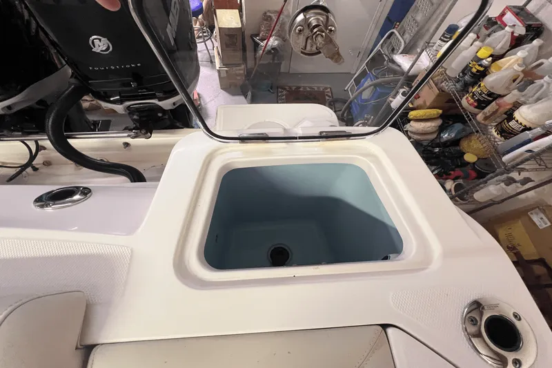 Slide: The Image of Boston Whaler 280 OUTRAGE 2017 - 11