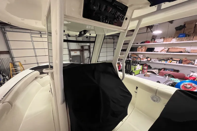 Slide: The Image of Boston Whaler 280 OUTRAGE 2017 - 16