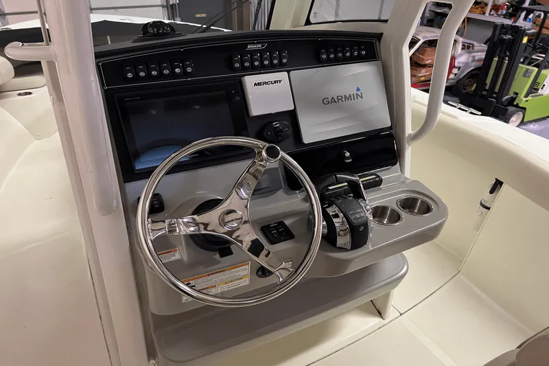 Slide: The Image of Boston Whaler 280 OUTRAGE 2017 - 18