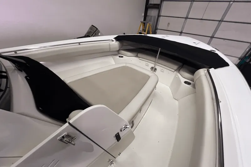 Slide: The Image of Boston Whaler 280 OUTRAGE 2017 - 28