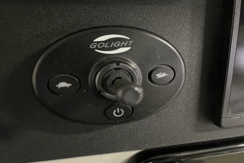 Slide: The Image of Boston Whaler 280 OUTRAGE 2017 - 32