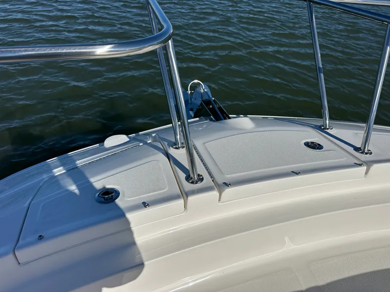 Slide: The Image of Sea Ray Sundancer 320 Outboard 2026 - 10