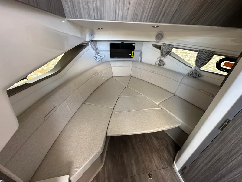 Slide: The Image of Sea Ray Sundancer 320 Outboard 2026 - 19