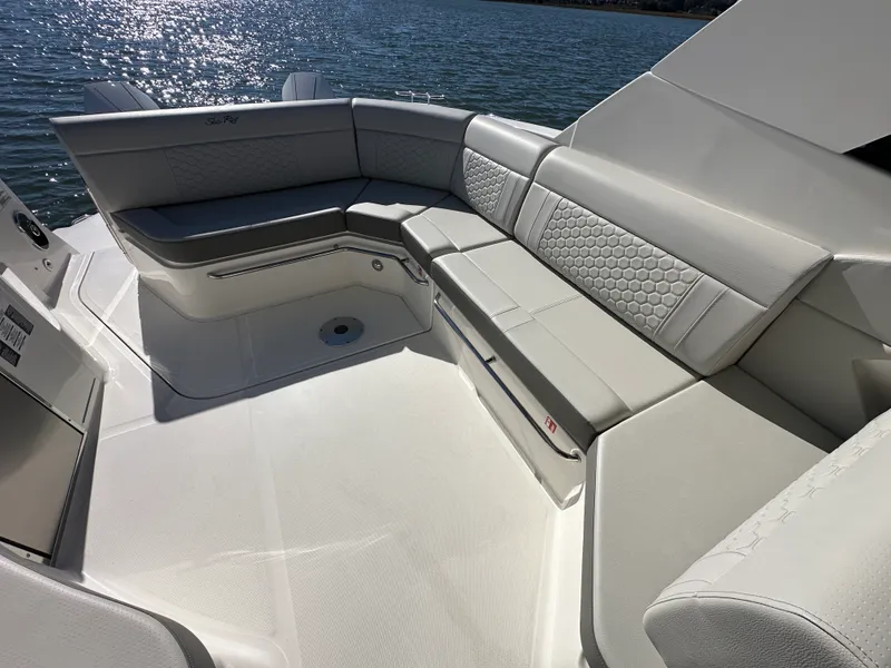 Slide: The Image of Sea Ray Sundancer 320 Outboard 2026 - 22