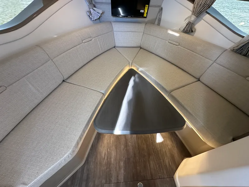 Slide: The Image of Sea Ray Sundancer 320 Outboard 2026 - 36