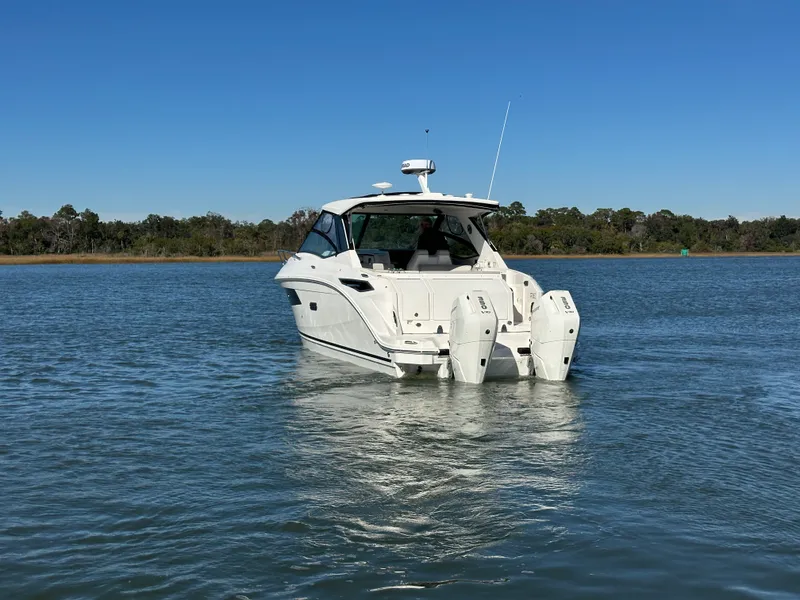 Slide: The Image of Sea Ray Sundancer 320 Outboard 2026 - 4