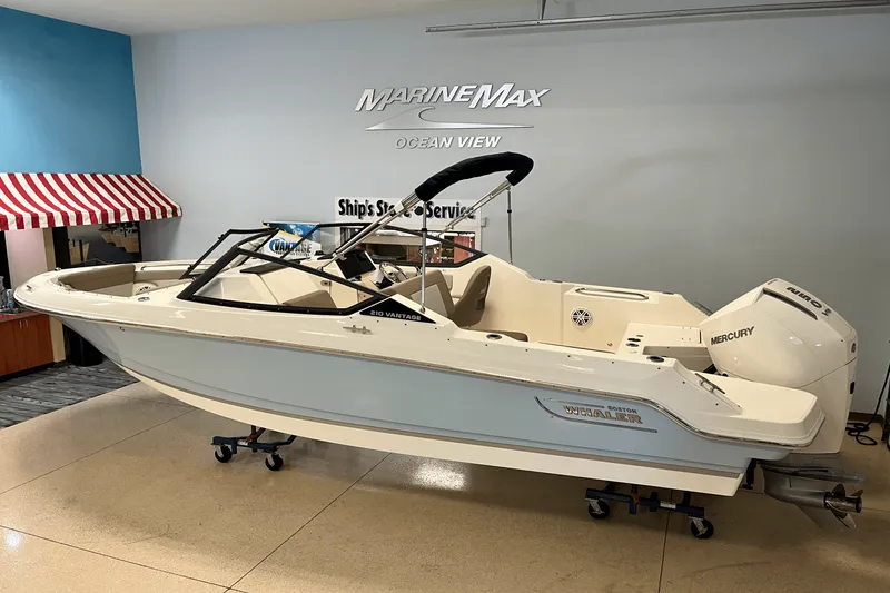 Slide: The Image of Boston Whaler 210 Vantage 2026 - 2