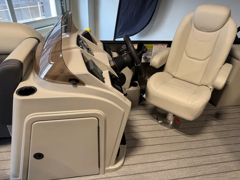 Slide: The Image of Sylvan MIRAGE 8520 CLZ DH 2027 - 9