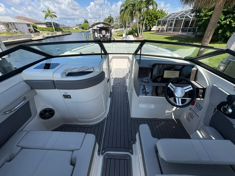 Slide: The Image of Sea Ray SDX 270 OUTBOARD 2020 - 26