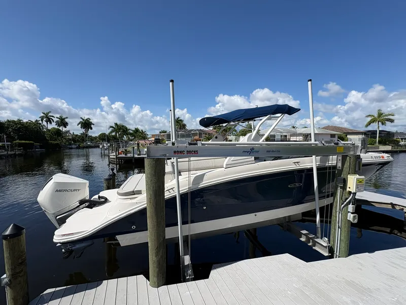 Slide: The Image of Sea Ray SDX 270 OUTBOARD 2020 - 14
