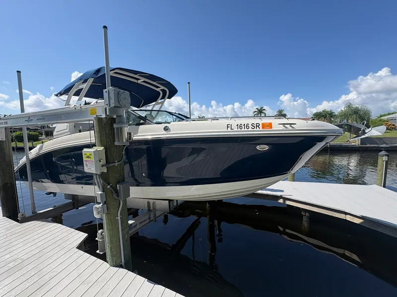 Slide: The Image of Sea Ray SDX 270 OUTBOARD 2020 - 5