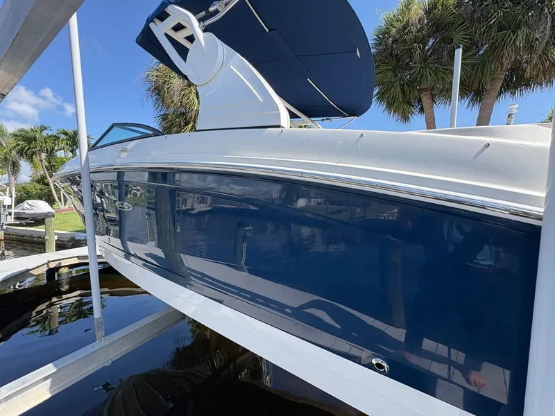 Slide: The Image of Sea Ray SDX 270 OUTBOARD 2020 - 10
