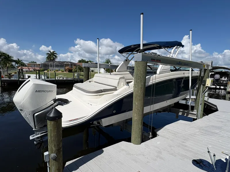 Slide: The Image of Sea Ray SDX 270 OUTBOARD 2020 - 15