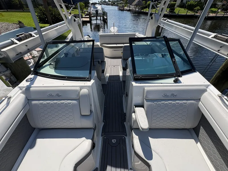 Slide: The Image of Sea Ray SDX 270 OUTBOARD 2020 - 34