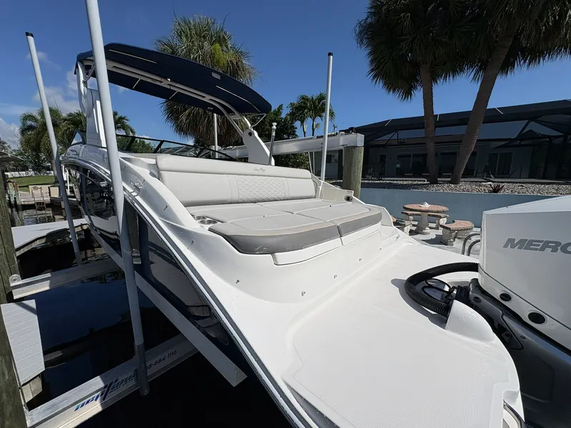 Slide: The Image of Sea Ray SDX 270 OUTBOARD 2020 - 11
