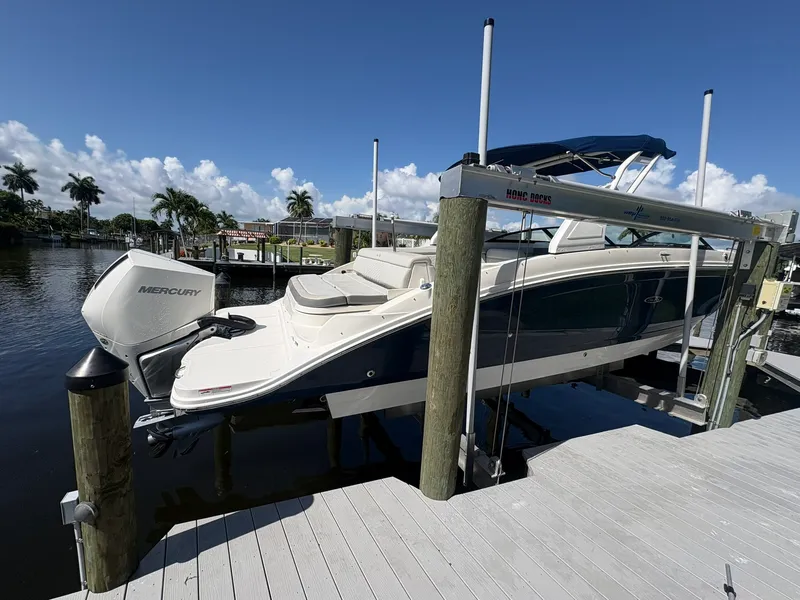 Slide: The Image of Sea Ray SDX 270 OUTBOARD 2020 - 6