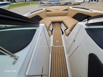 Slide: The Image of Sea Ray 260SLX 2027 - 20